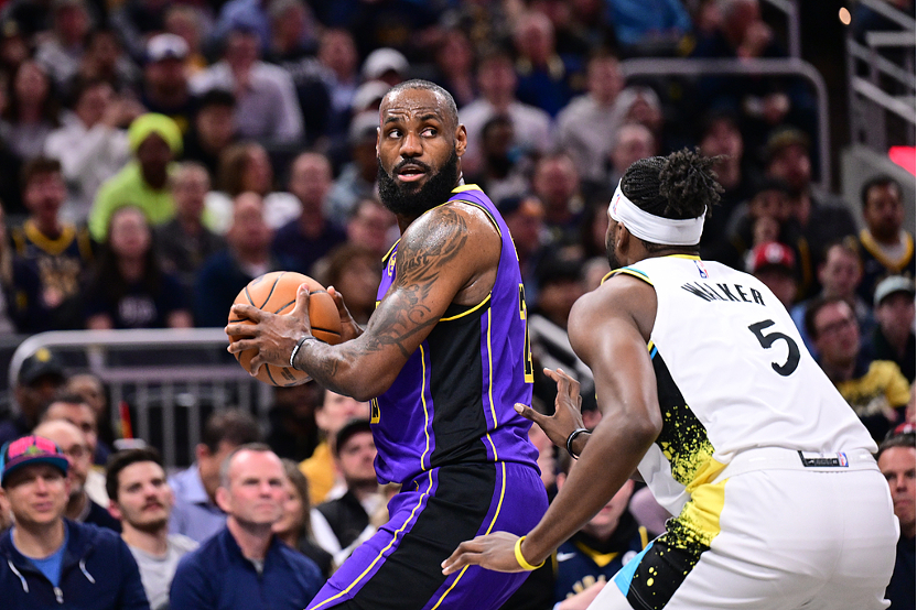 爱游戏官网-这也行？詹姆斯连续七场比赛得分超过挺进下一轮赛前瓦伦西亚备战亚冠，今晚国际米兰调整名单以备德国杯