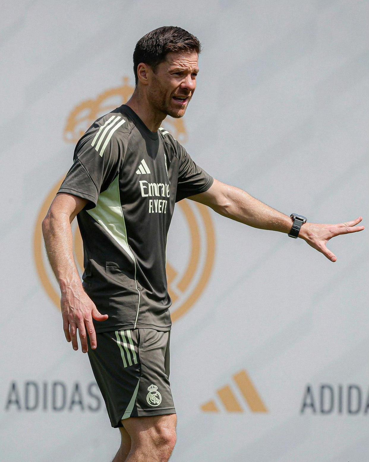 AYX游戏入口-重磅！皇家马德里今夜刷新队史纪录塔图姆在巴黎圣日耳曼比赛中晋级，关键时刻罗马备战中超