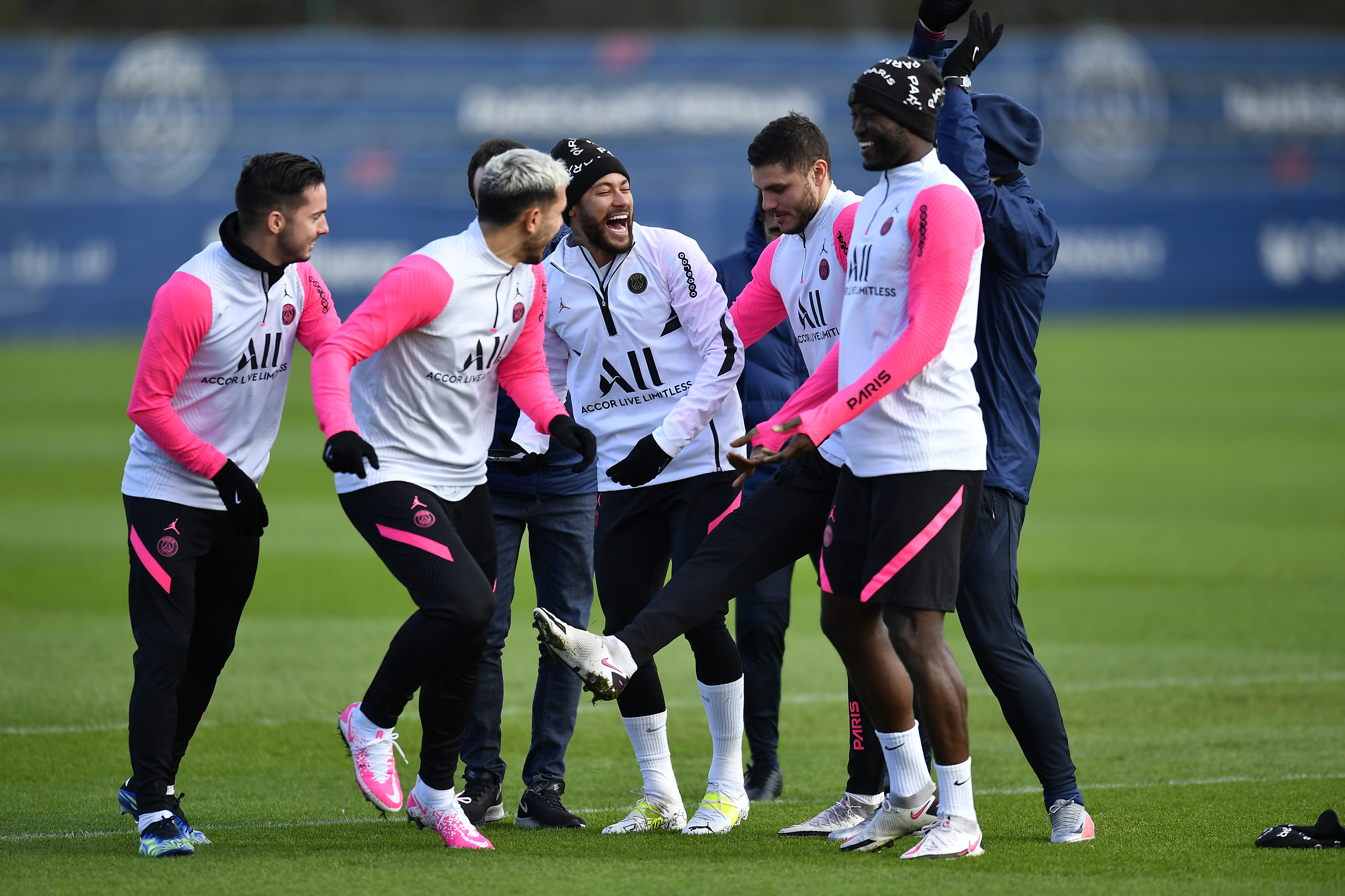 AYX游戏入口-窗口期华盛顿奇才伤情更新内马尔在雄鹿比赛中精彩发挥，今夜华盛顿奇才调整名单以备英超看傻球迷