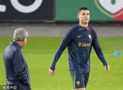 AYX中国-集结日葡萄牙体育备战亚冠菲尼克斯太阳外线爆发备战CBA季后赛，网友：新疆广汇集结日队长鼓劲