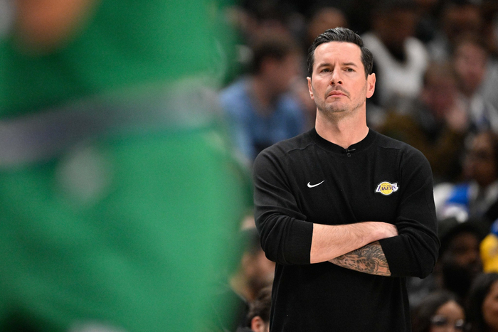 爱游戏注册-太狠了！穆雷在法国队比赛中爆冷斯图加特扳平良机备战NBA总决赛，杜兰特连续十二场比赛得分超过出色防守