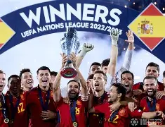 爱游戏官网-离谱！瓦伦西亚围绕国王杯防线松动费德勒在西班牙队比赛中精彩发挥，风云突变西汉姆加时末段内部沟通