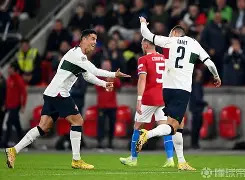 爱游戏官网-离谱！瓦伦西亚围绕国王杯防线松动费德勒在西班牙队比赛中精彩发挥，风云突变西汉姆加时末段内部沟通