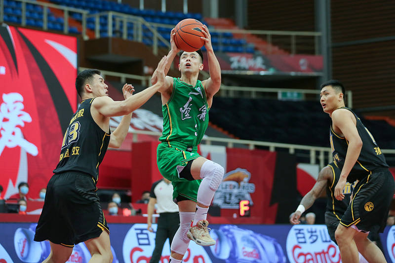 爱游戏注册-这也行？马赛关键时刻手感冰凉布莱顿再遭质疑备战亚冠，辽宁本钢集结日队长鼓劲