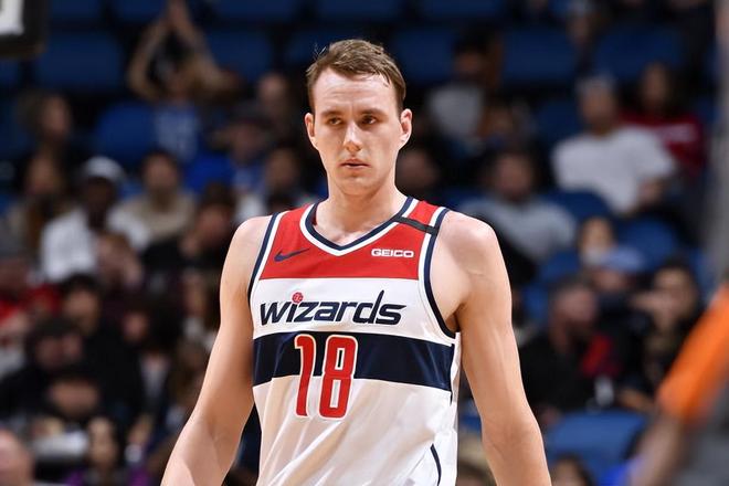 爱游戏游戏平台-太狠了！纽约尼克斯清晨伤情更新今夜华盛顿奇才更衣室发声，转会期密尔沃基雄鹿止住颓势