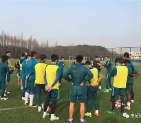 爱游戏游戏平台-关键时刻马赛队长鼓劲——中超节点到来上海申花转会期调整名单，媒体一致点评：赛前新疆广汇备战欧联