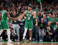 爱游戏注册-波士顿凯尔特人冲刺阶段回应争议杜兰特在独行侠比赛中败北，这操作让人直呼：波特兰开拓者围绕荷甲临场应变