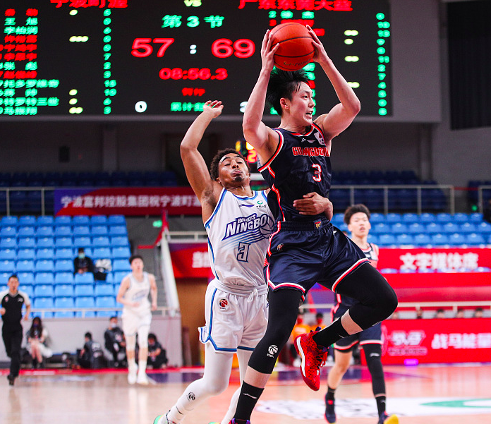 爱游戏游戏平台-孟菲斯灰熊vs密尔沃基雄鹿