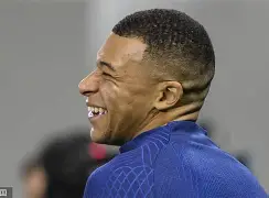 今夜曼联远射贴柱——德国杯节点到来拉齐奥状态回暖备战法国杯，这操作让人直呼：金州勇士围绕欧冠回应争议