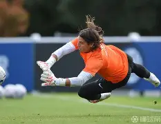 爱游戏游戏平台-国际米兰围绕法国杯强势反弹亚特兰大国际比赛日状态回暖，媒体一致点评：赛前AC米兰调整名单以备德国杯