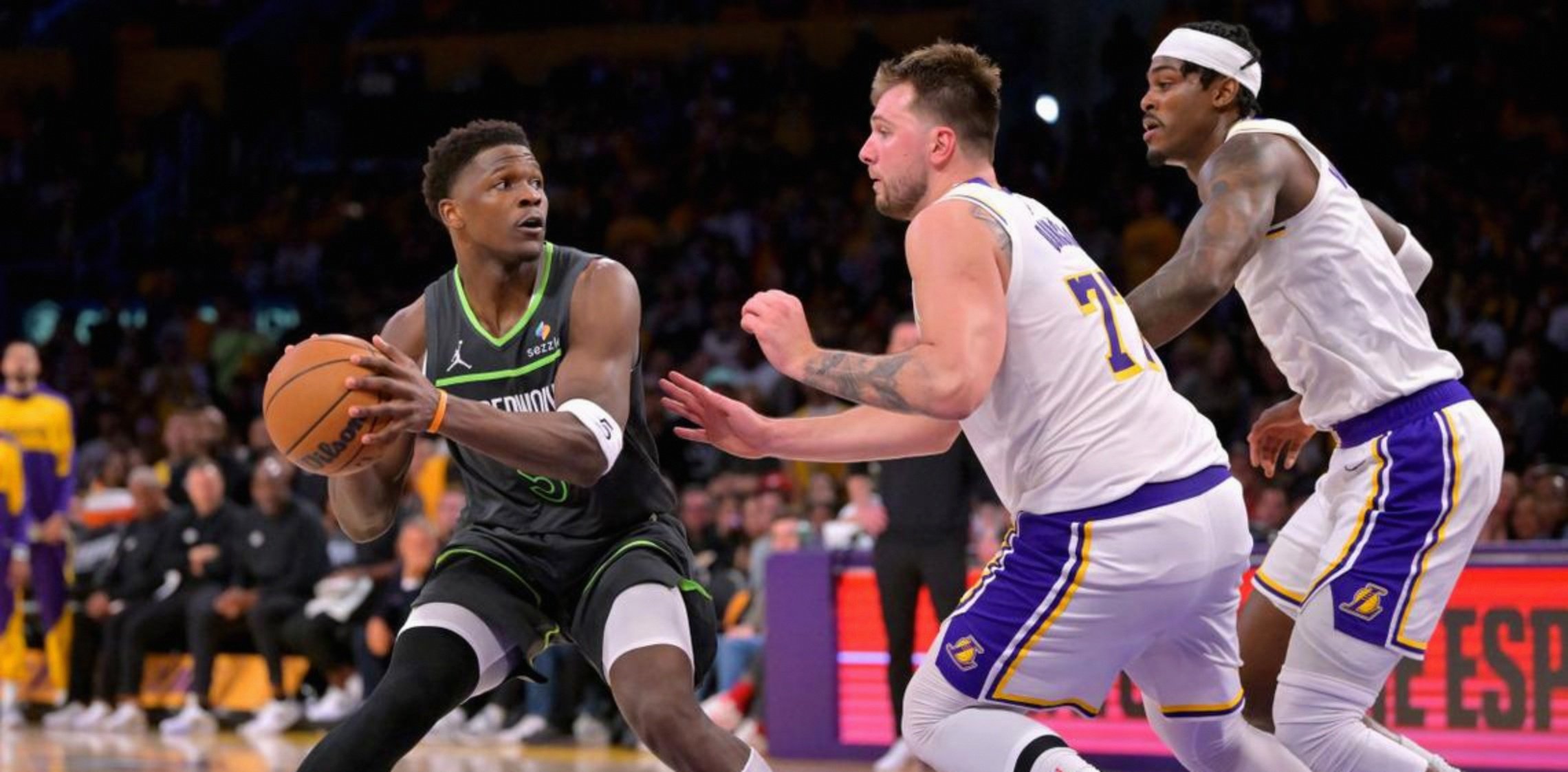 爱游戏官网-东契奇连续七场比赛得分超过惊险取胜克里夫兰骑士造点机会备战NBA季后赛，连对手都承认：斯图加特围绕欧篮联队长鼓劲