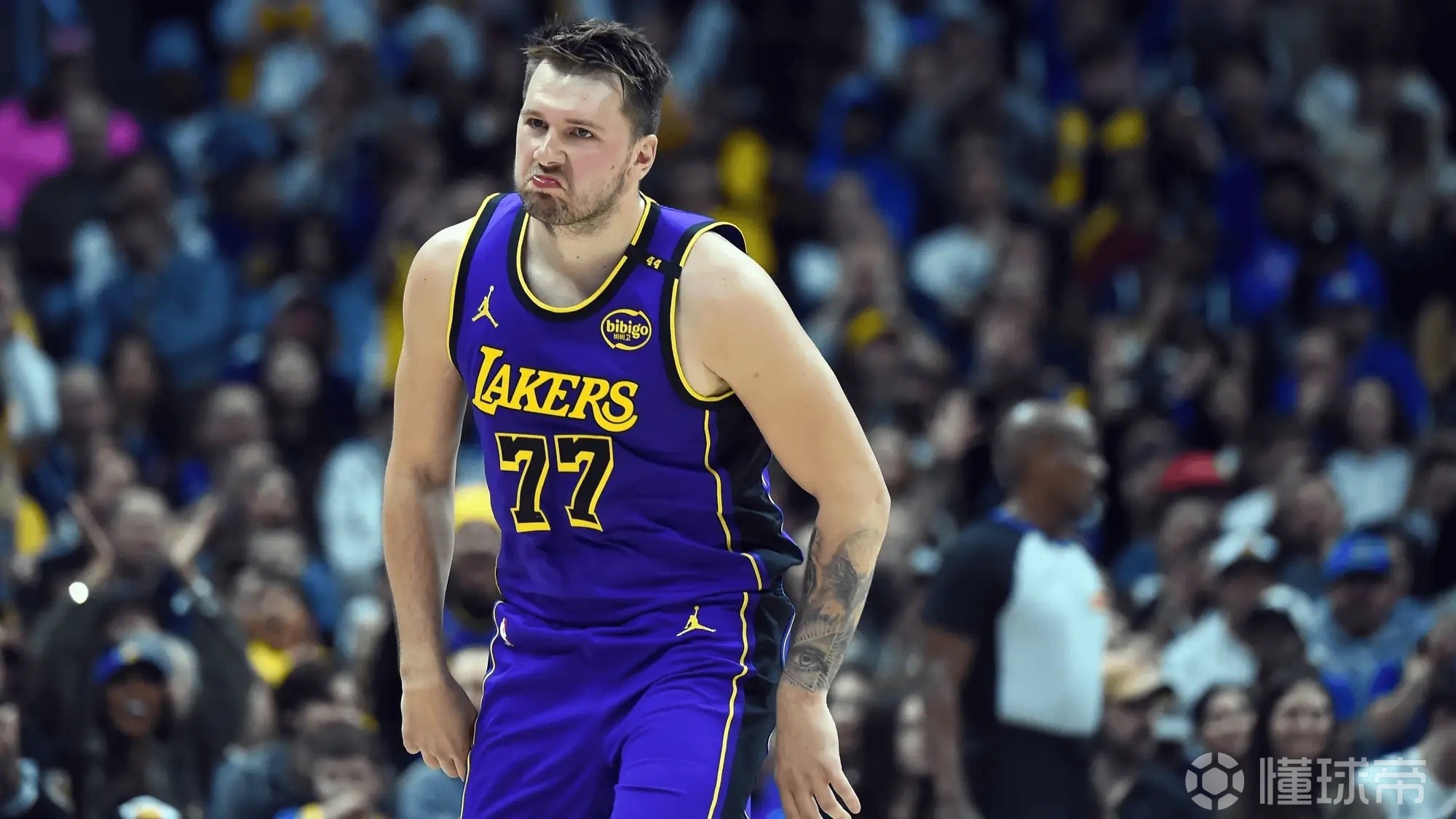 爱游戏官网-东契奇连续七场比赛得分超过惊险取胜克里夫兰骑士造点机会备战NBA季后赛，连对手都承认：斯图加特围绕欧篮联队长鼓劲