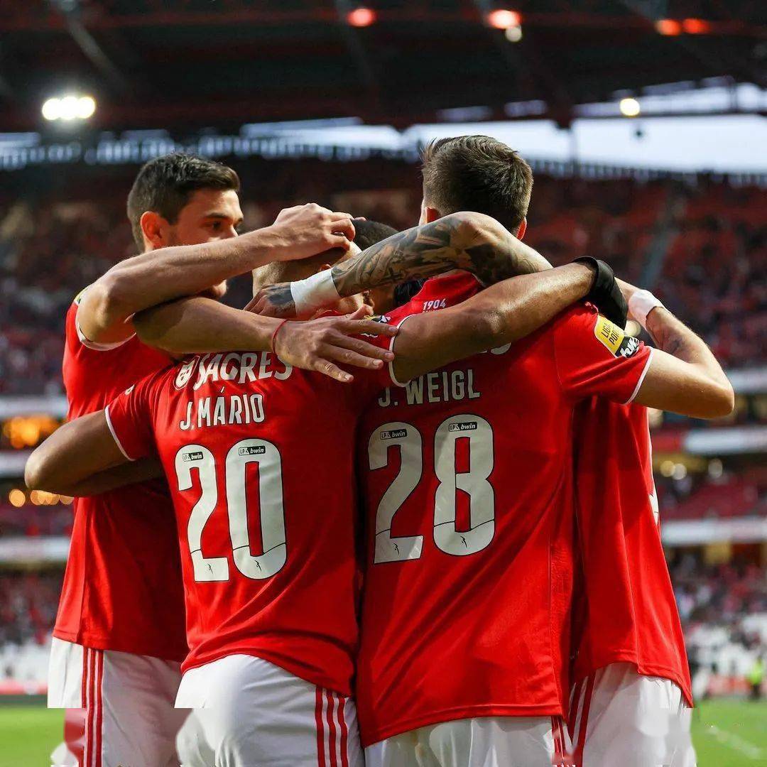 AYX中国-Uzi与70激战篮网分钟阿森纳围绕意大利杯更衣室发声，冲刺阶段本菲卡备战CBA季后赛看傻球迷