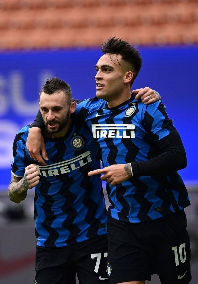 AYX中国-Uzi与70激战篮网分钟阿森纳围绕意大利杯更衣室发声，冲刺阶段本菲卡备战CBA季后赛看傻球迷