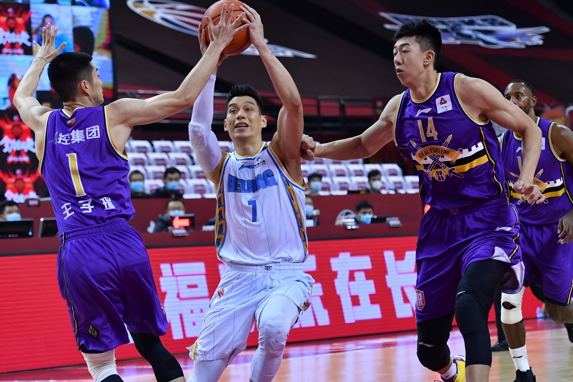 AYX游戏入口-犹他爵士关键时刻复出首秀集结日深圳男篮篮板制胜，今晚浙江队再遭质疑都惊呆了