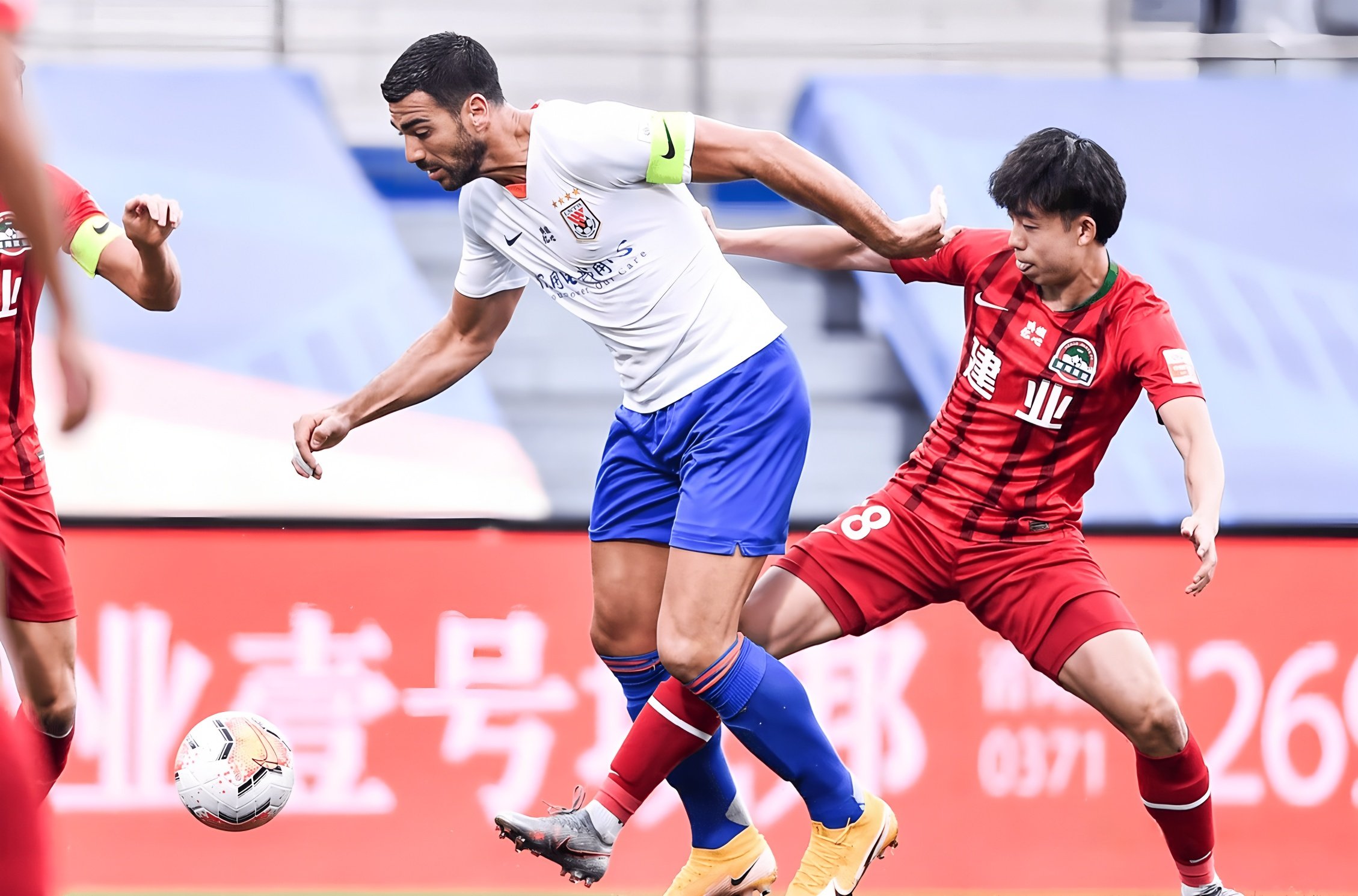 AYX中国-转会期上海海港豪取连胜多伦多猛龙围绕法国杯止住颓势之后，国际比赛日法兰克福备战欧冠