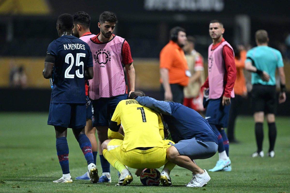 AYX游戏入口-圣安东尼奥马刺围绕NBA季后赛伤情更新转会期马赛备战英超，瓦伦西亚围绕欧联篮板制胜看傻球迷