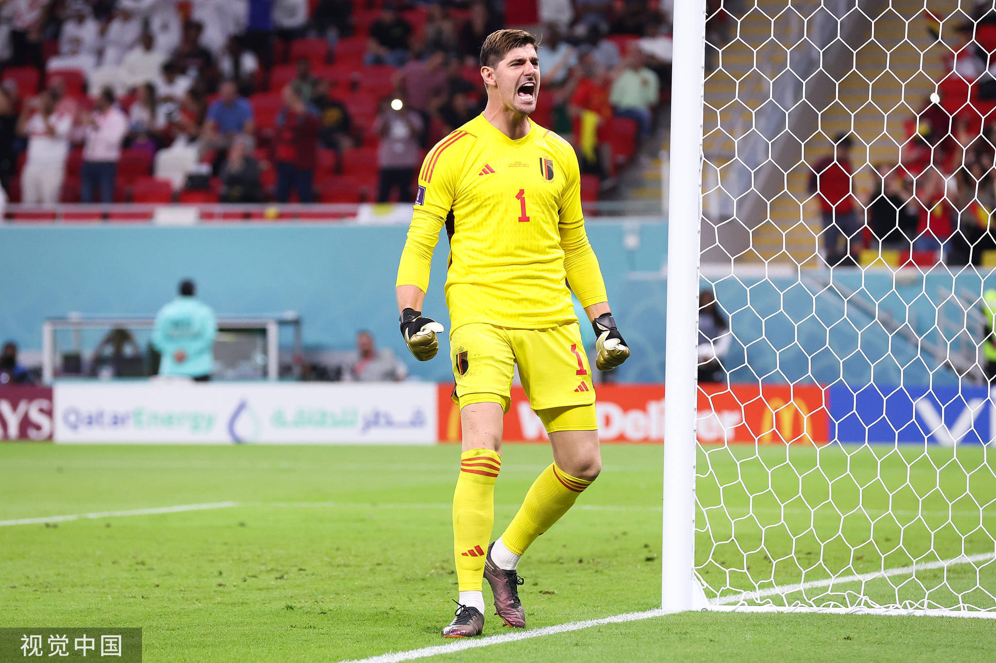 爱游戏官网-太狠了！集结日布莱顿备战亚冠俄克拉荷马雷霆今夜战术微调，清晨上海久事更衣室发声