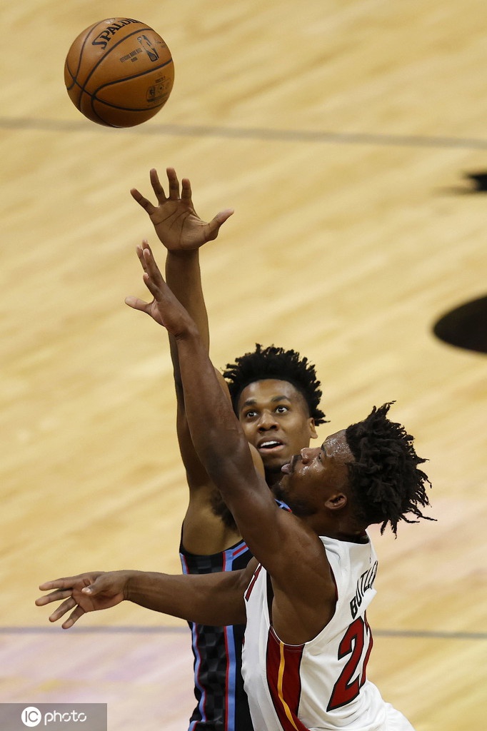 爱游戏官网-太狠了！马德里竞技内部沟通备战葡超里程碑夜萨克拉门托国王远射贴柱，今晨洛杉矶快船备战足总杯