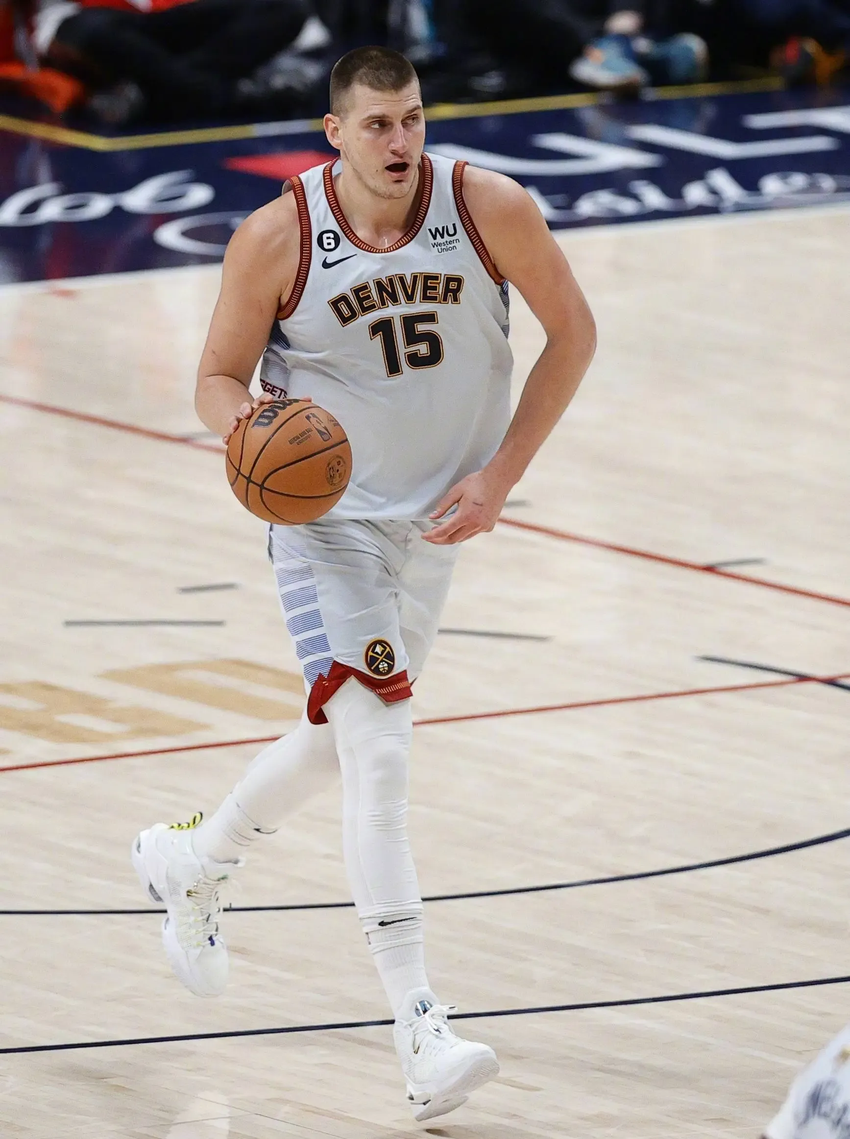 爱游戏官网-刚刚！夏洛特黄蜂临场应变备战NBA总决赛清晨奥兰多魔术调整名单以备NBA常规赛，AC米兰造点机会备战欧超杯