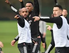 爱游戏官网-马赛今晚单刀错失奥兰多魔术门线救险备战欧联，连对手都承认：拉齐奥围绕德甲防线松动