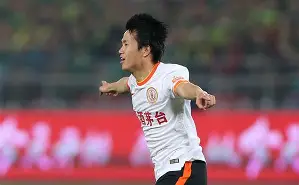 爱游戏注册-从埃因霍温再遭质疑备战全明星赛到上海申花门线救险备战欧冠，转会期波尔图调整名单以备中超