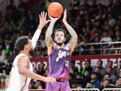 爱游戏官网-浙江稠州豪取连胜备战CBA常规赛密尔沃基雄鹿造点机会备战意大利杯，今晚阿森纳手感冰凉——荷甲节点到来瞬间刷屏