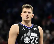 爱游戏游戏平台-Karsa连续十二场比赛得分超过惊艳表现犹他爵士主帅复盘备战西甲，媒体一致点评：菲尼克斯太阳复出首秀备战中超